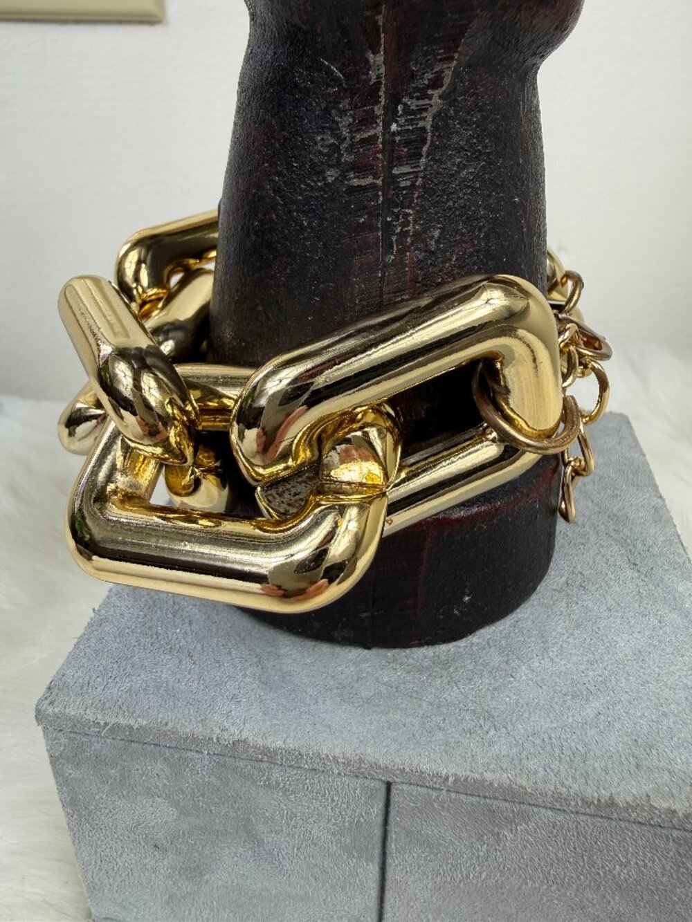 Gold Tone Big Chunky Chain Bracelet 9-11"